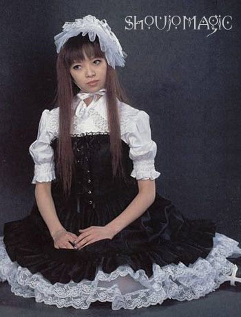 Koisuru Melody Musume. - Love Song Trilogy Chapter 3.2 page 1 - Chapter 3 v2 : Gutarist 'Yumi'
